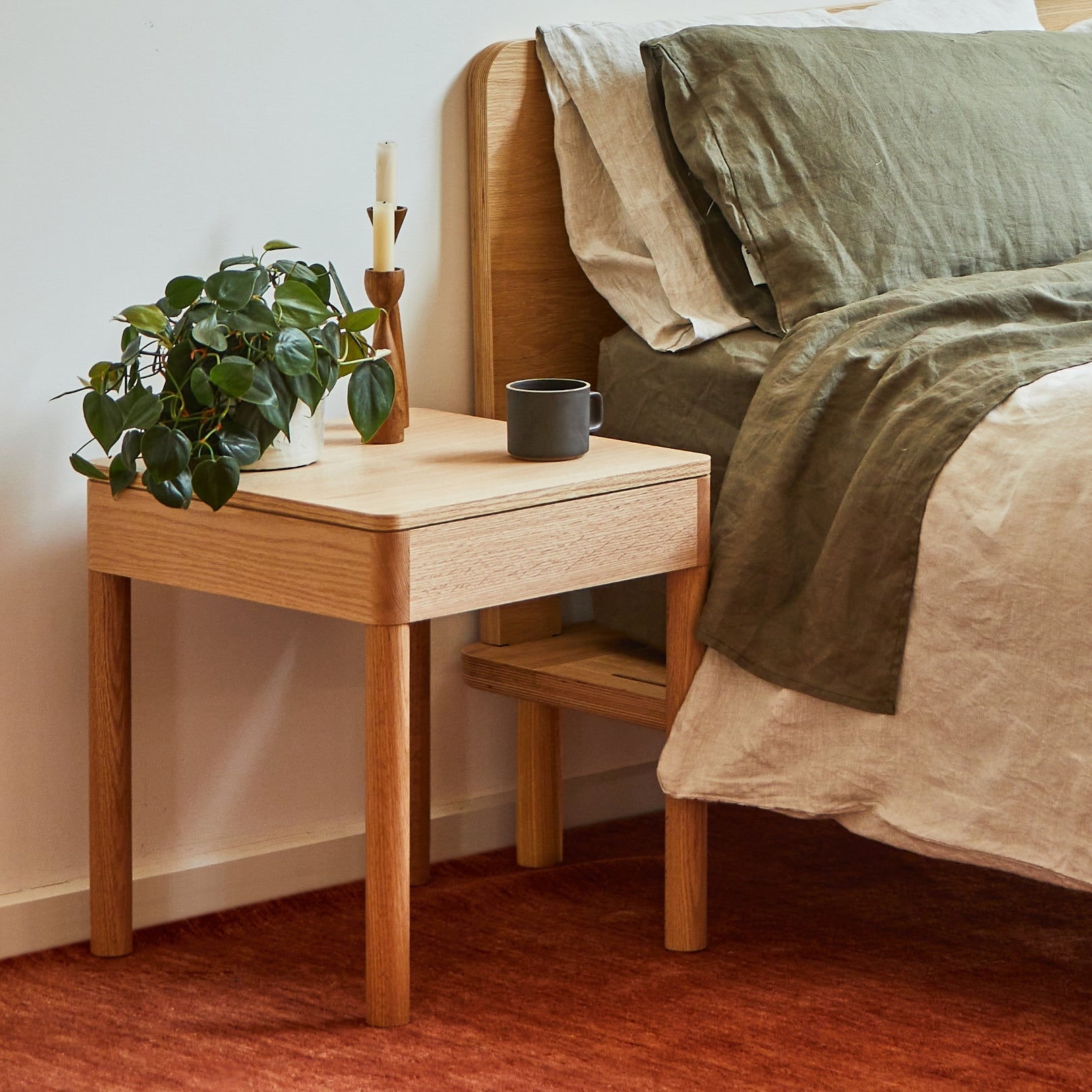 Solid Timber Bedside Table, Wooden Sidetable for Bedroom & Living Room