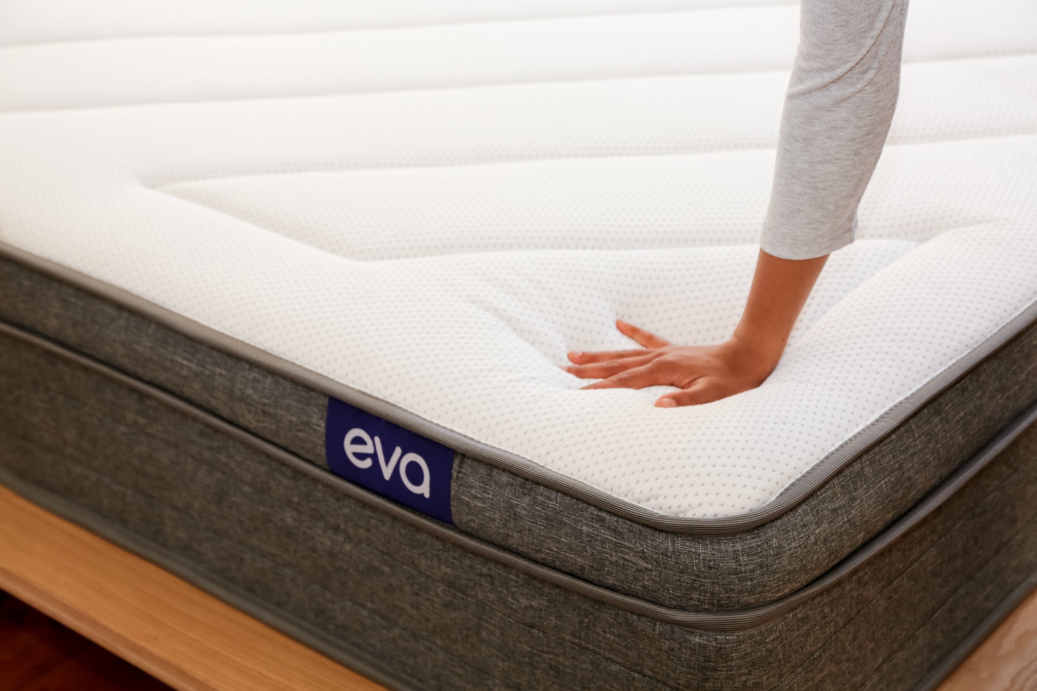 Hand on eva mattress 